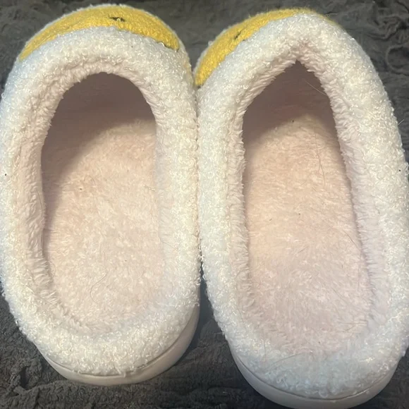 Slippers - Picture 4 of 4